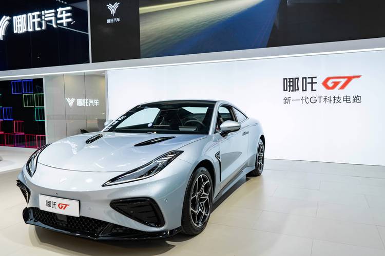 深圳坪山区迅润翰企业管理咨询哪吒汽车在智能汽车领域的表现，领途汽车在新能源汽车市场中的影响力